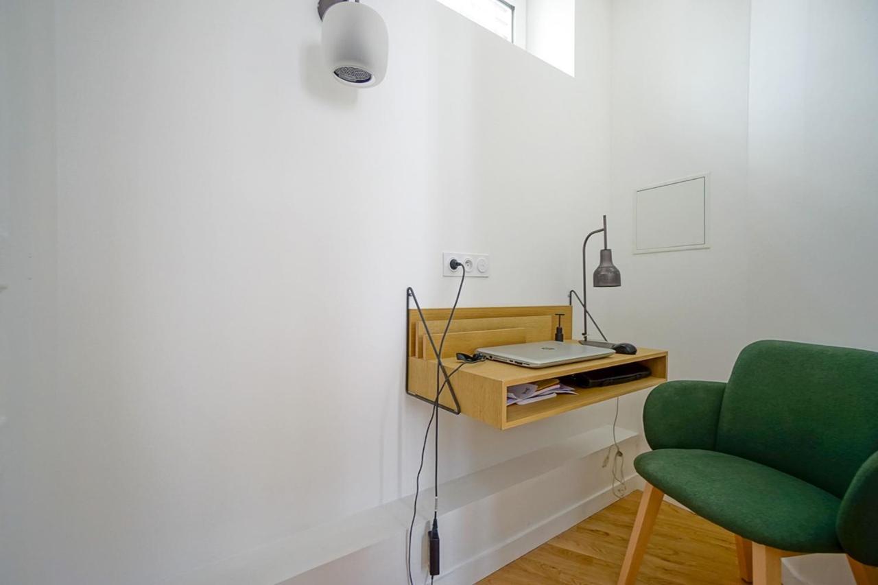 Beautiful Bright Apartment Near The Marais ปารีส ภายนอก รูปภาพ